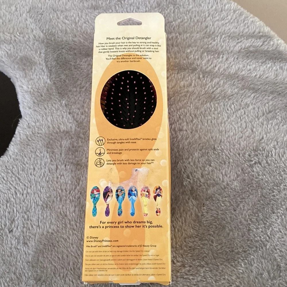 Disney beauty and the beast wet brush brand new